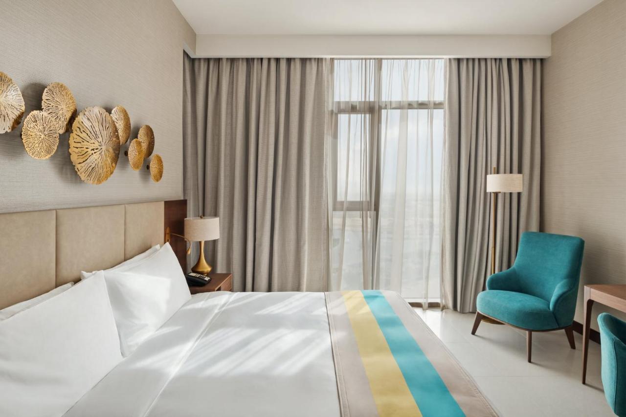 Holiday Inn Dubai Al-Maktoum Airport By Ihg Exterior photo