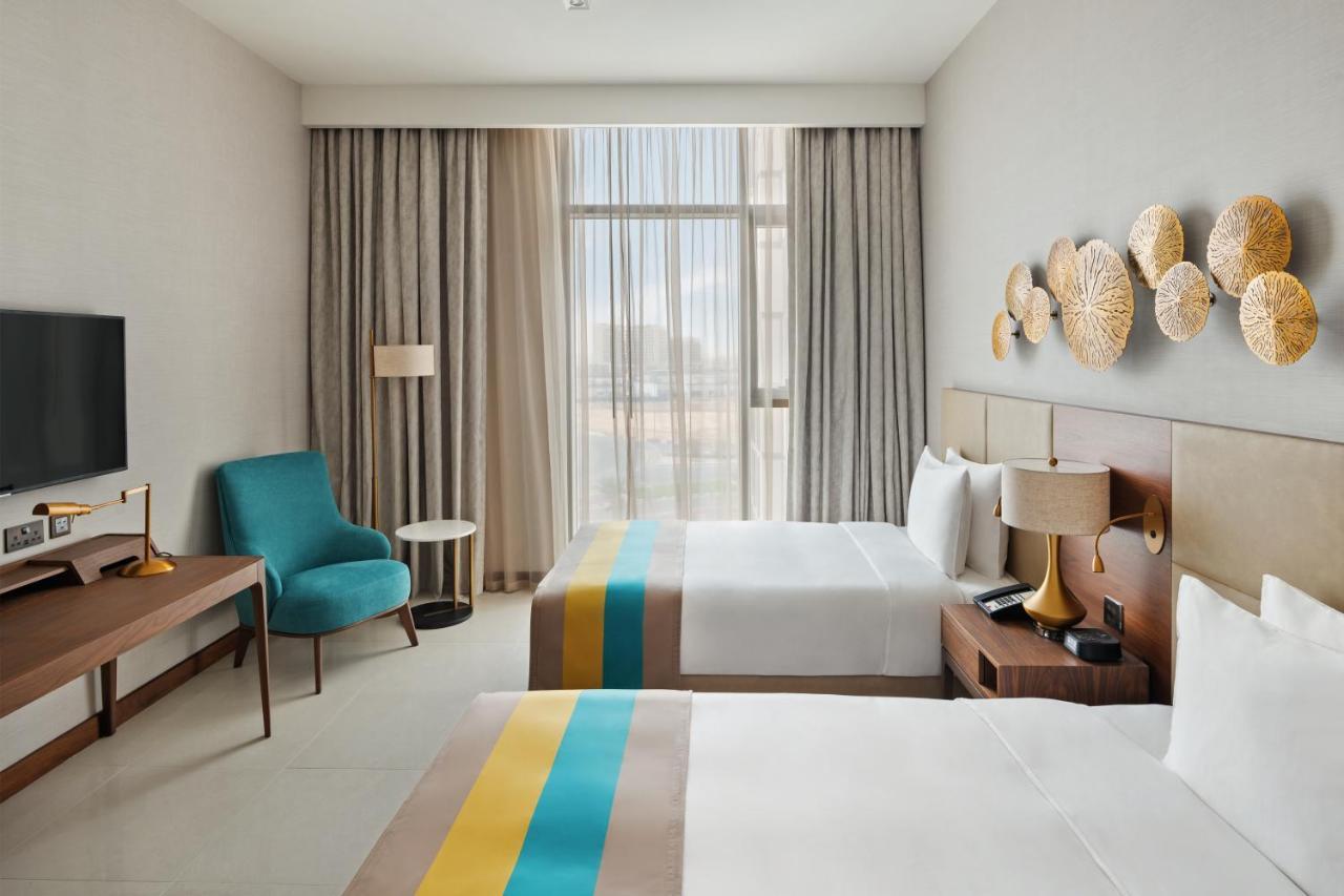 Holiday Inn Dubai Al-Maktoum Airport By Ihg Exterior photo